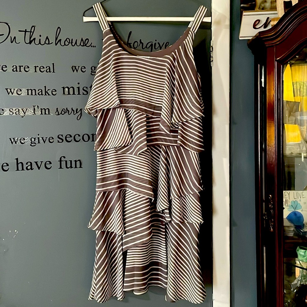 Robbie Bee size 4 dress
